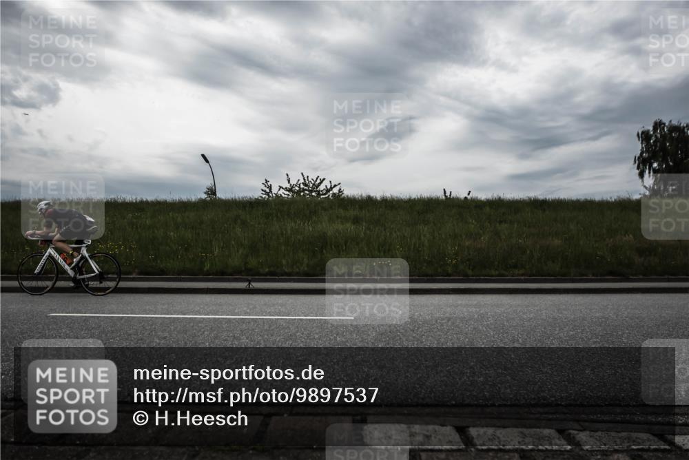 21.06.2026 - 29. Vierlanden-Triathlon H.Heesch http://msf.ph/oto/9897537 21.06.2026 09:32:10 Radfahren 48, 126, 131, 175, 205, 220, 275 meine-sportfotos.de