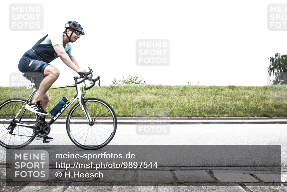 21.06.2026 - 29. Vierlanden-Triathlon H.Heesch http://msf.ph/oto/9897544 21.06.2026 10:26:33 Radfahren 46, 118, 119, 155, 166, 278, 328, 353, 374, 488 meine-sportfotos.de
