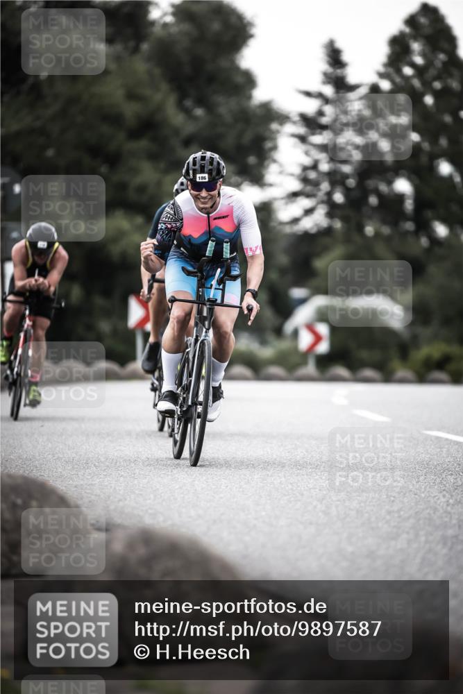 21.06.2026 - 29. Vierlanden-Triathlon H.Heesch http://msf.ph/oto/9897587 21.06.2026 10:02:23 Radfahren 72, 118, 119, 141, 186, 339 meine-sportfotos.de