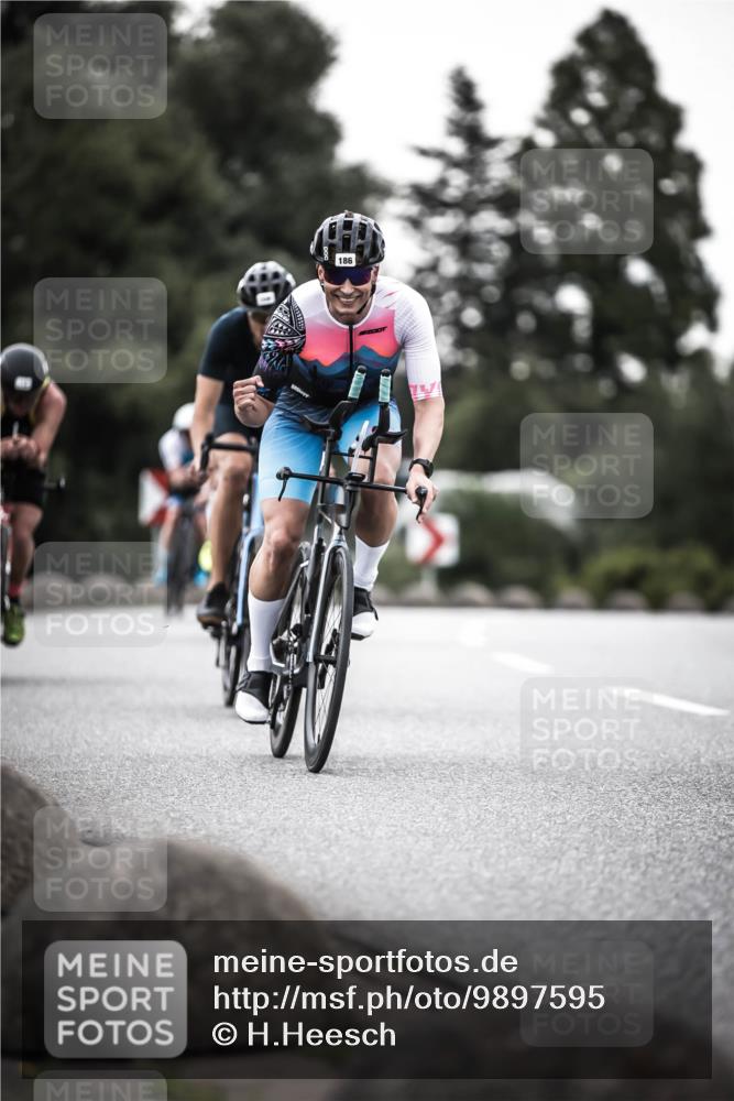 21.06.2026 - 29. Vierlanden-Triathlon H.Heesch http://msf.ph/oto/9897595 21.06.2026 10:02:24 Radfahren 4, 72, 118, 119, 141, 186, 339 meine-sportfotos.de