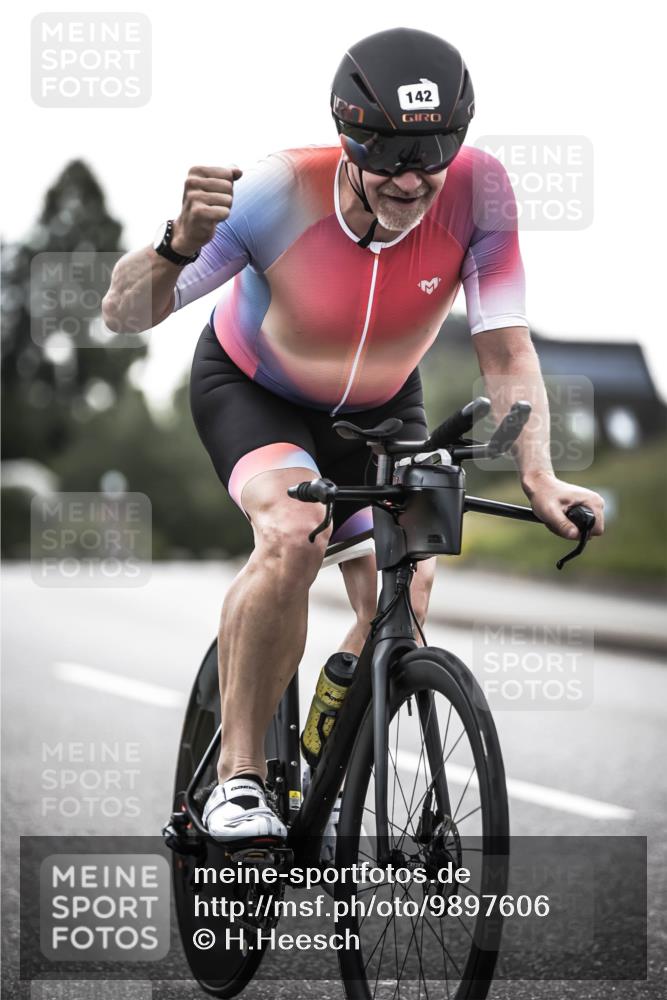 21.06.2026 - 29. Vierlanden-Triathlon H.Heesch http://msf.ph/oto/9897606 21.06.2026 09:29:14 Radfahren 5, 142, 181, 195 meine-sportfotos.de