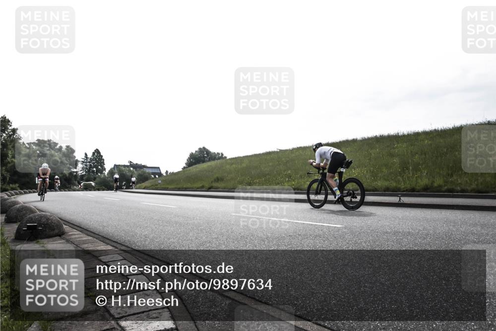 21.06.2026 - 29. Vierlanden-Triathlon H.Heesch http://msf.ph/oto/9897634 21.06.2026 09:19:59 Radfahren 32, 267, 298 meine-sportfotos.de