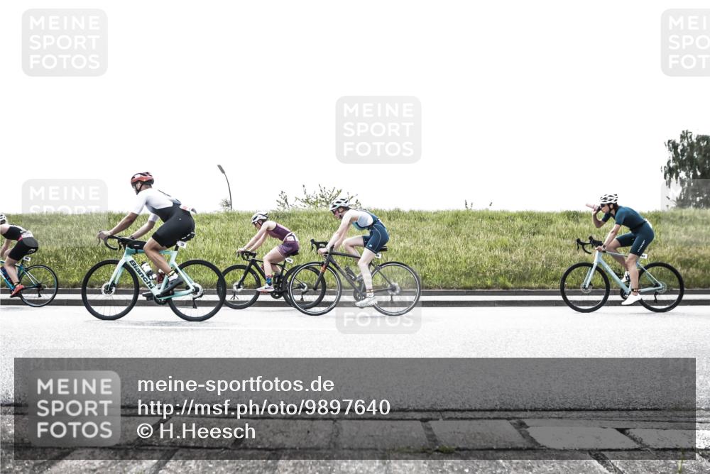 21.06.2026 - 29. Vierlanden-Triathlon H.Heesch http://msf.ph/oto/9897640 21.06.2026 10:54:39 Radfahren 33, 94, 506, 509, 526, 545, 552, 562, 599 meine-sportfotos.de