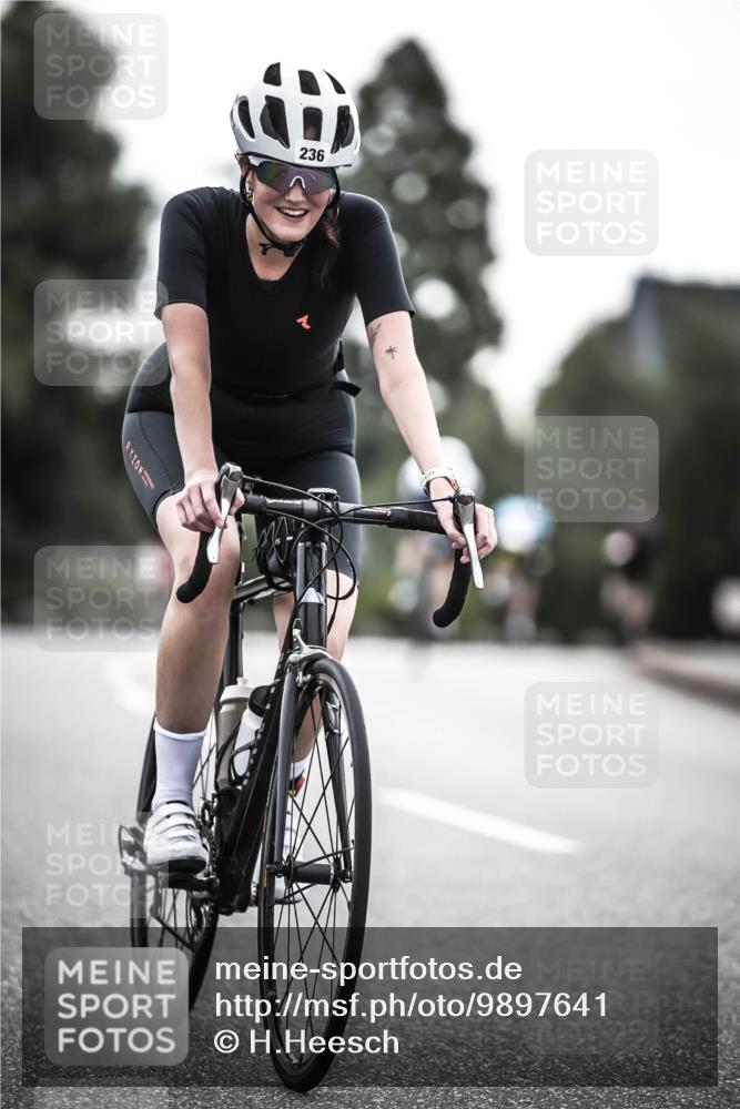 21.06.2026 - 29. Vierlanden-Triathlon H.Heesch http://msf.ph/oto/9897641 21.06.2026 09:29:24 Radfahren 141, 156, 236 meine-sportfotos.de