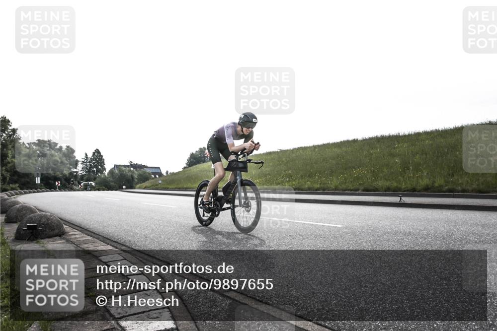 21.06.2026 - 29. Vierlanden-Triathlon H.Heesch http://msf.ph/oto/9897655 21.06.2026 09:20:51 Radfahren 21, 45 meine-sportfotos.de