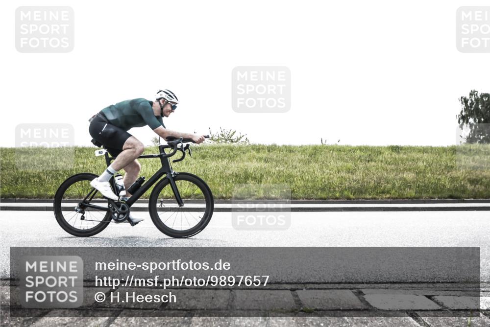 21.06.2026 - 29. Vierlanden-Triathlon H.Heesch http://msf.ph/oto/9897657 21.06.2026 10:54:58 Radfahren 80, 283, 603 meine-sportfotos.de
