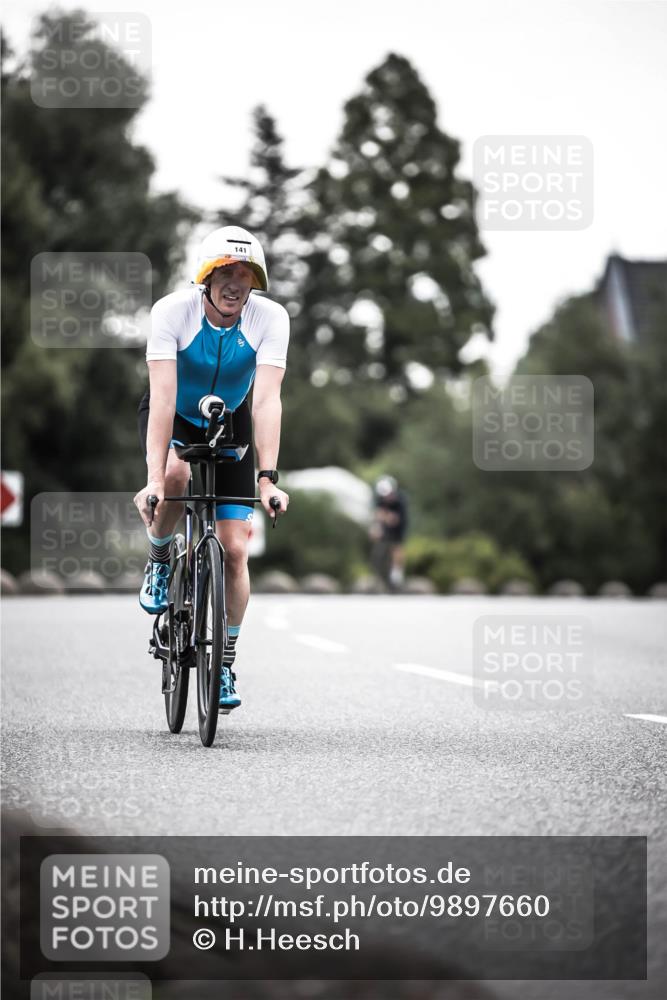 21.06.2026 - 29. Vierlanden-Triathlon H.Heesch http://msf.ph/oto/9897660 21.06.2026 10:02:26 Radfahren 4, 27, 118, 119, 141, 186, 339 meine-sportfotos.de
