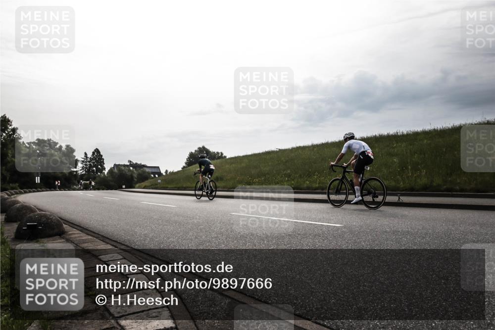 21.06.2026 - 29. Vierlanden-Triathlon H.Heesch http://msf.ph/oto/9897666 21.06.2026 09:21:03 Radfahren 7, 82, 109, 142 meine-sportfotos.de