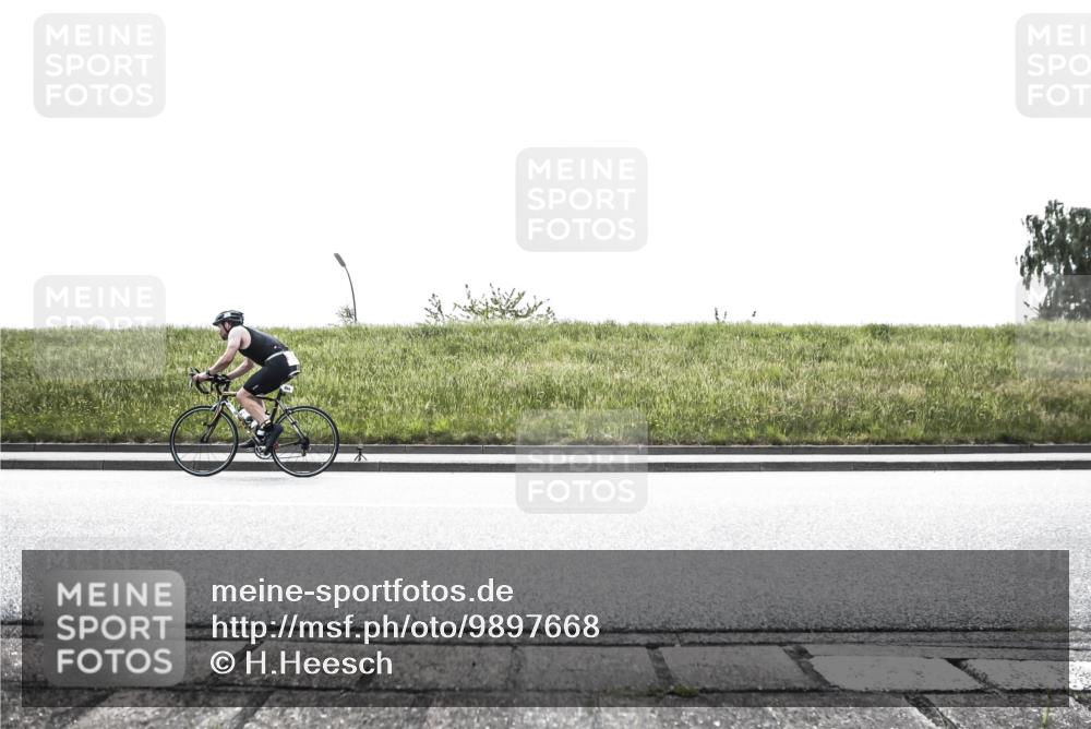 21.06.2026 - 29. Vierlanden-Triathlon H.Heesch http://msf.ph/oto/9897668 21.06.2026 10:55:21 Radfahren 64, 204 meine-sportfotos.de