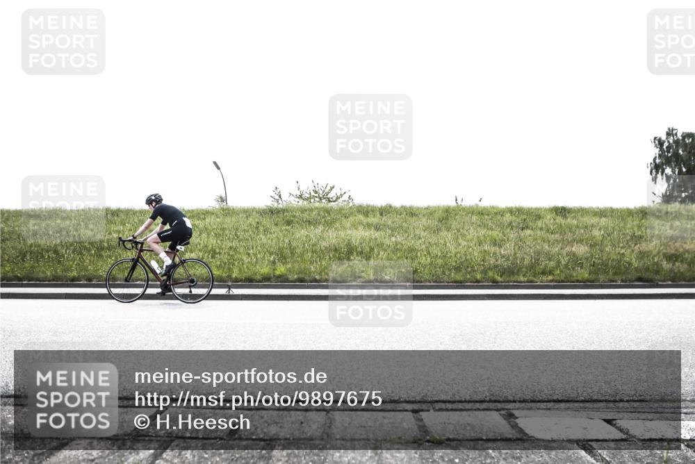 21.06.2026 - 29. Vierlanden-Triathlon H.Heesch http://msf.ph/oto/9897675 21.06.2026 10:55:32 Radfahren 64, 83 meine-sportfotos.de