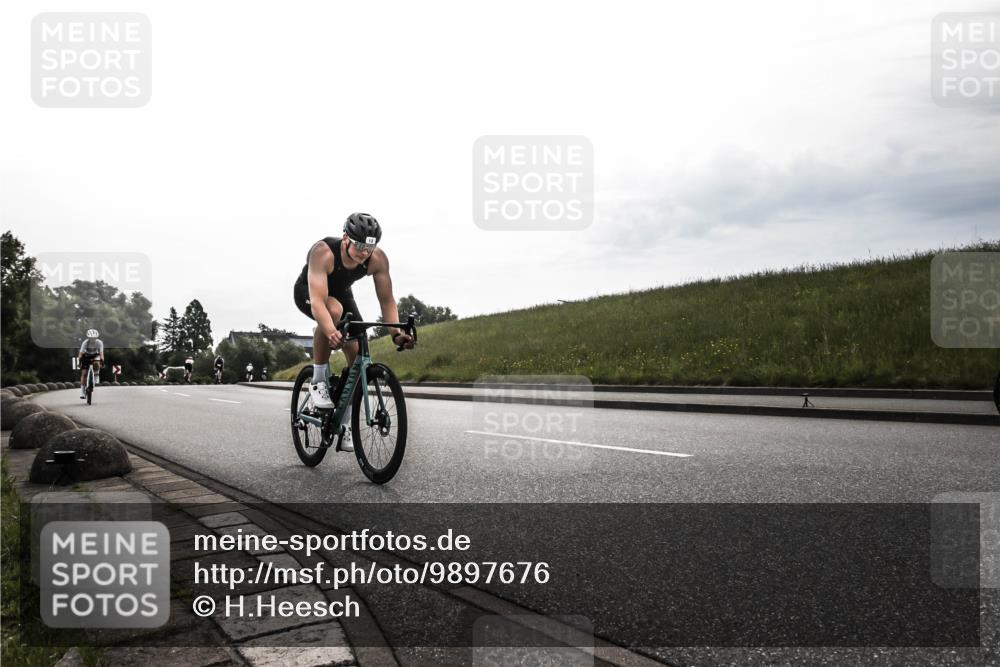 21.06.2026 - 29. Vierlanden-Triathlon H.Heesch http://msf.ph/oto/9897676 21.06.2026 09:21:10 Radfahren 7, 13, 257 meine-sportfotos.de
