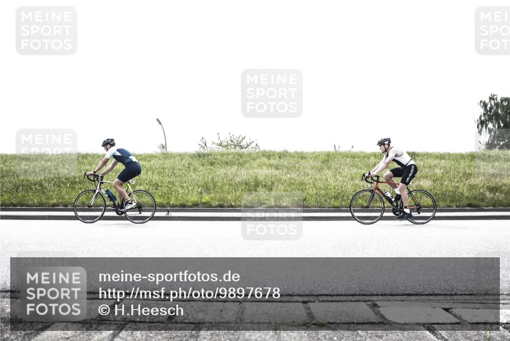 21.06.2026 - 29. Vierlanden-Triathlon H.Heesch http://msf.ph/oto/9897678 21.06.2026 10:55:46 Radfahren 353, 386, 587 meine-sportfotos.de