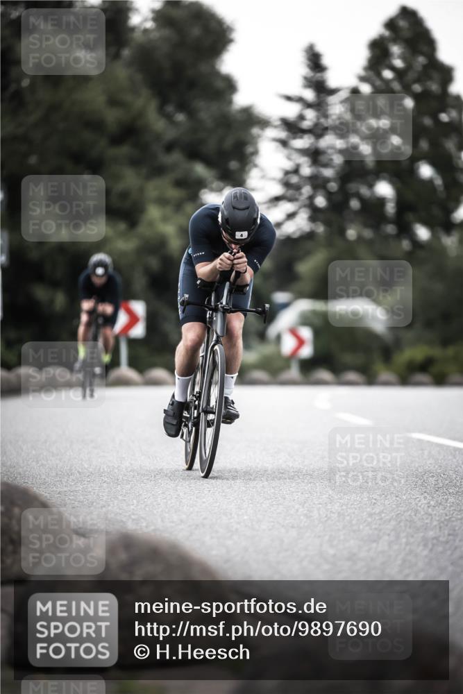 21.06.2026 - 29. Vierlanden-Triathlon H.Heesch http://msf.ph/oto/9897690 21.06.2026 10:02:32 Radfahren 4, 27, 99 meine-sportfotos.de