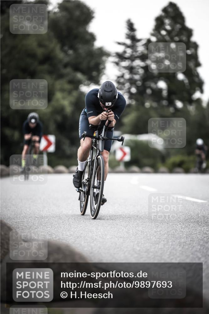 21.06.2026 - 29. Vierlanden-Triathlon H.Heesch http://msf.ph/oto/9897693 21.06.2026 10:02:32 Radfahren 4, 27, 99 meine-sportfotos.de