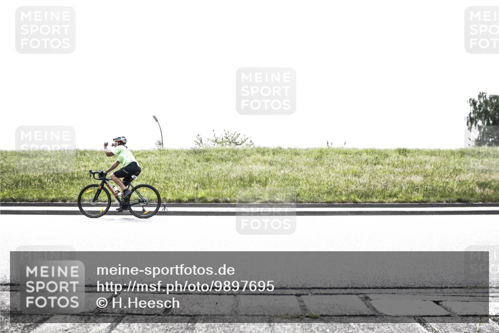21.06.2026 - 29. Vierlanden-Triathlon H.Heesch http://msf.ph/oto/9897695 21.06.2026 10:56:45 Radfahren 71, 84, 169, 196, 202, 232, 256, 485 meine-sportfotos.de