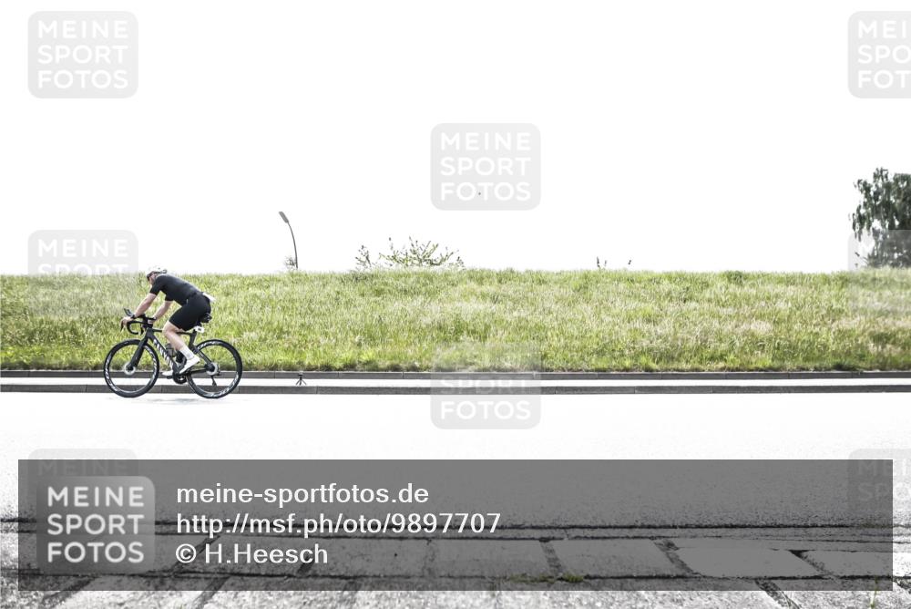 21.06.2026 - 29. Vierlanden-Triathlon H.Heesch http://msf.ph/oto/9897707 21.06.2026 10:56:55 Radfahren 58, 84, 169, 176, 196, 328, 368, 383, 384, 391, 486, 488, 535, 575, 581, 601, 616, 619 meine-sportfotos.de