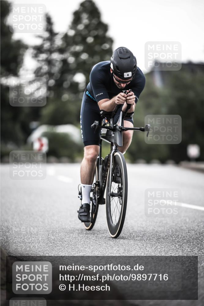 21.06.2026 - 29. Vierlanden-Triathlon H.Heesch http://msf.ph/oto/9897716 21.06.2026 10:02:32 Radfahren 4, 27, 99 meine-sportfotos.de