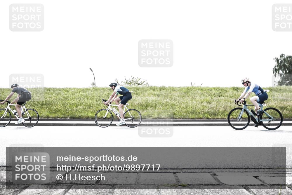 21.06.2026 - 29. Vierlanden-Triathlon H.Heesch http://msf.ph/oto/9897717 21.06.2026 10:57:04 Radfahren 58, 145, 255, 328, 368, 374, 383, 384, 391, 486, 488, 514, 517, 535, 575, 585, 616 meine-sportfotos.de