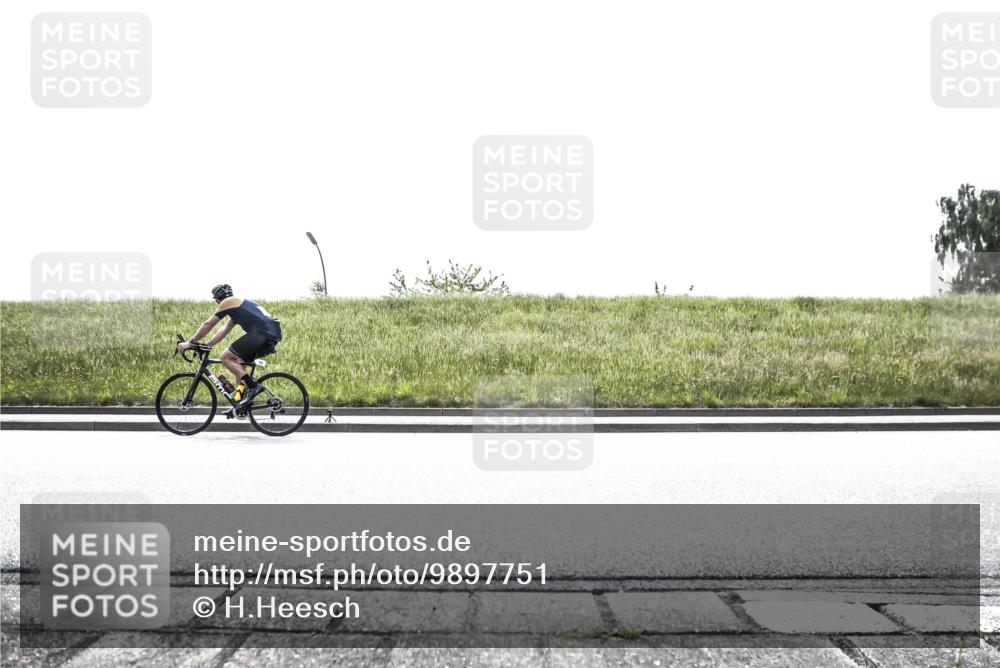 21.06.2026 - 29. Vierlanden-Triathlon H.Heesch http://msf.ph/oto/9897751 21.06.2026 10:57:47 Radfahren 15, 62 meine-sportfotos.de