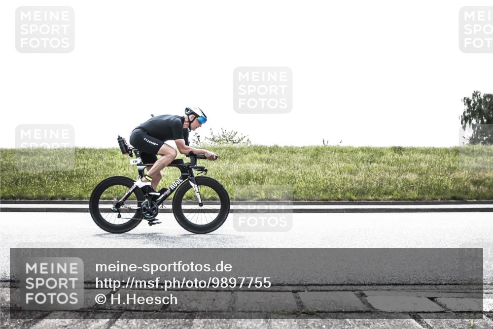 21.06.2026 - 29. Vierlanden-Triathlon H.Heesch http://msf.ph/oto/9897755 21.06.2026 10:58:05 Radfahren 124, 284, 561 meine-sportfotos.de