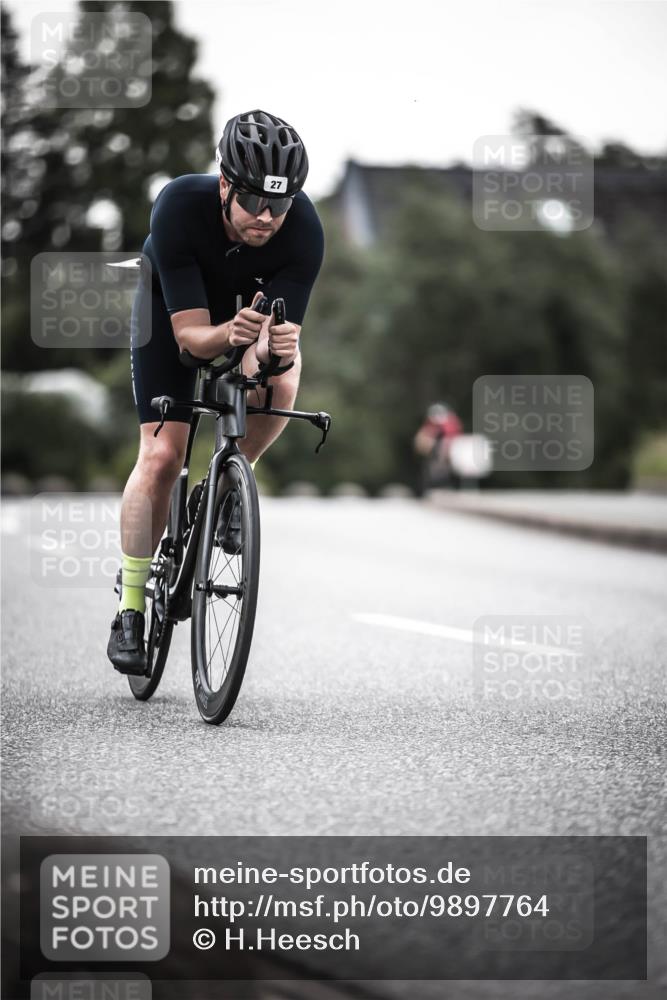 21.06.2026 - 29. Vierlanden-Triathlon H.Heesch http://msf.ph/oto/9897764 21.06.2026 10:02:34 Radfahren 4, 27, 99, 198, 245, 367 meine-sportfotos.de