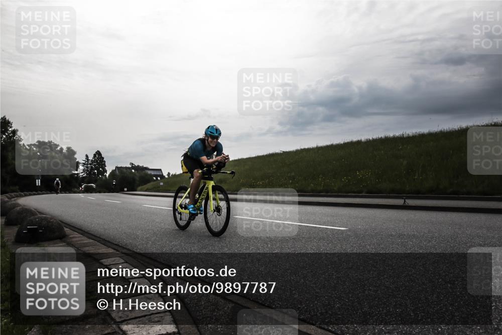 21.06.2026 - 29. Vierlanden-Triathlon H.Heesch http://msf.ph/oto/9897787 21.06.2026 09:23:23 Radfahren 265, 280 meine-sportfotos.de