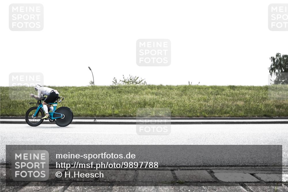 21.06.2026 - 29. Vierlanden-Triathlon H.Heesch http://msf.ph/oto/9897788 21.06.2026 10:59:01 Radfahren 42, 119, 146 meine-sportfotos.de