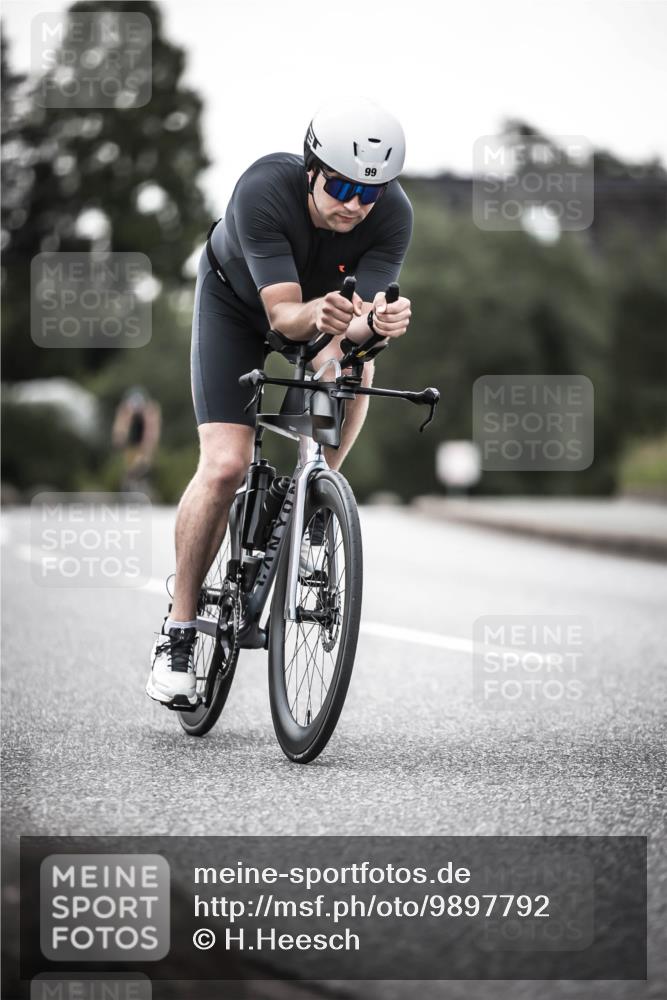 21.06.2026 - 29. Vierlanden-Triathlon H.Heesch http://msf.ph/oto/9897792 21.06.2026 10:02:38 Radfahren 56, 99, 198, 245, 367 meine-sportfotos.de
