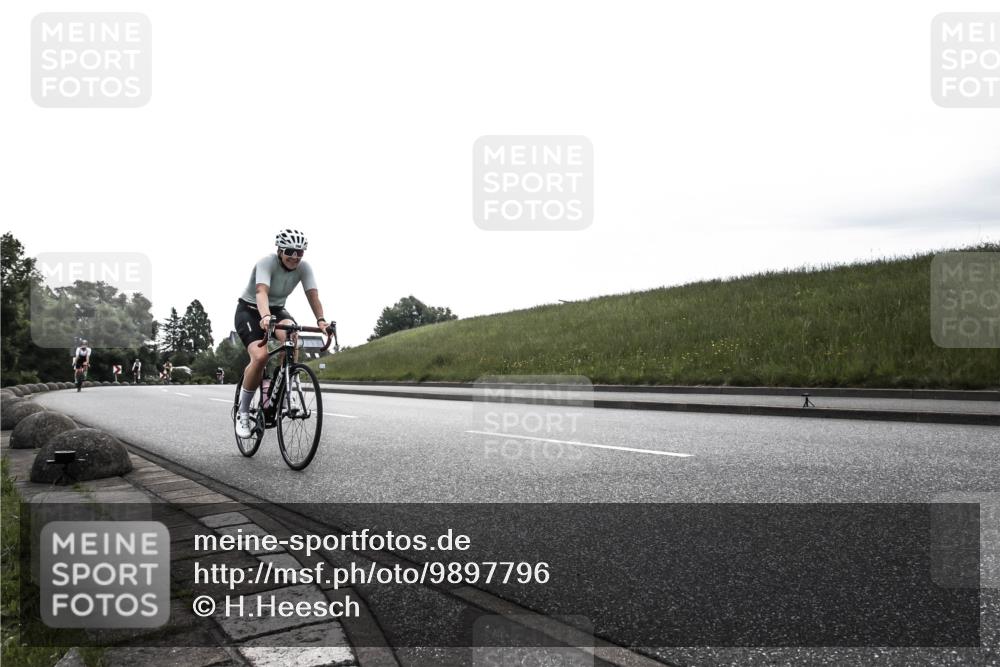 21.06.2026 - 29. Vierlanden-Triathlon H.Heesch http://msf.ph/oto/9897796 21.06.2026 09:23:44 Radfahren 91, 131, 220, 252, 266 meine-sportfotos.de