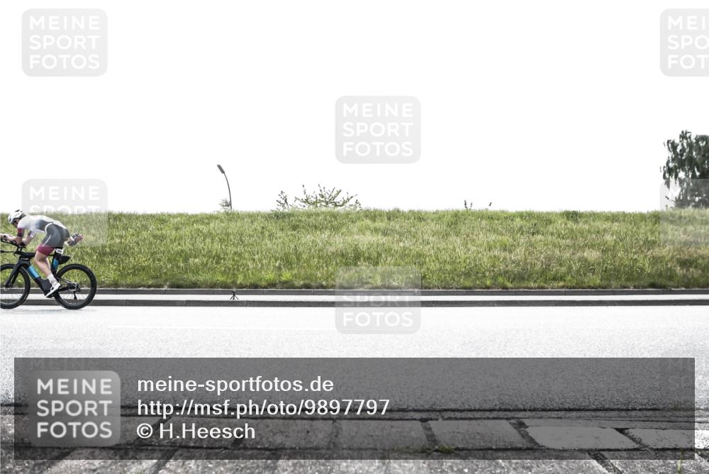 21.06.2026 - 29. Vierlanden-Triathlon H.Heesch http://msf.ph/oto/9897797 21.06.2026 10:59:15 Radfahren 57, 226, 388, 548, 590, 608, 618 meine-sportfotos.de