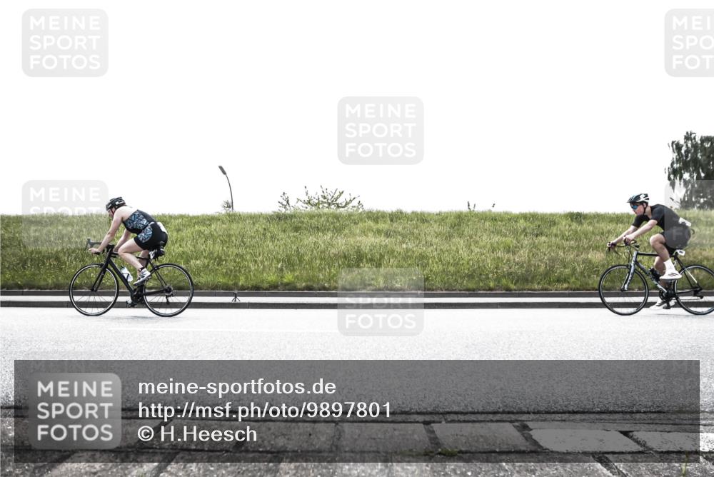 21.06.2026 - 29. Vierlanden-Triathlon H.Heesch http://msf.ph/oto/9897801 21.06.2026 10:59:21 Radfahren 388, 548, 553, 590, 608, 618 meine-sportfotos.de