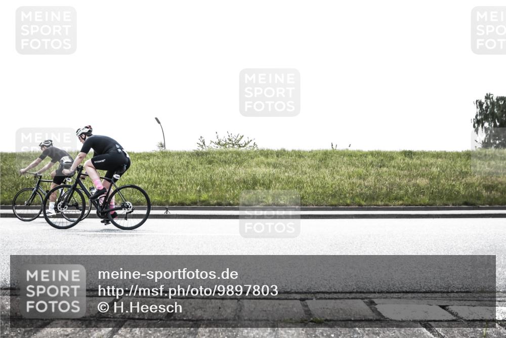 21.06.2026 - 29. Vierlanden-Triathlon H.Heesch http://msf.ph/oto/9897803 21.06.2026 10:59:22 Radfahren 388, 499, 548, 553, 590, 608, 618 meine-sportfotos.de