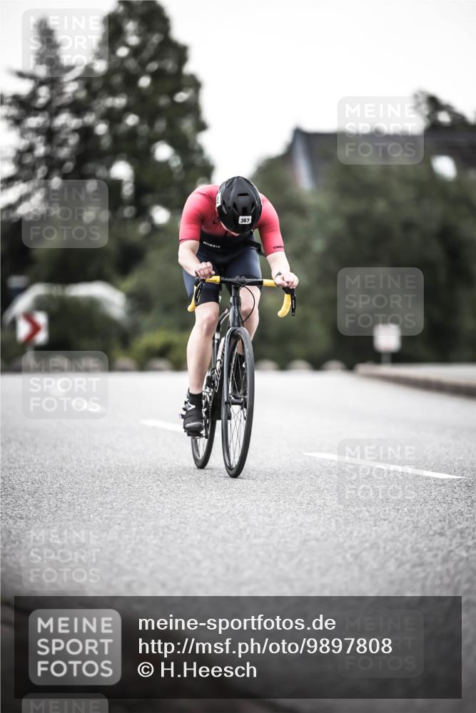 21.06.2026 - 29. Vierlanden-Triathlon H.Heesch http://msf.ph/oto/9897808 21.06.2026 10:02:41 Radfahren 56, 99, 179, 198, 245, 367 meine-sportfotos.de