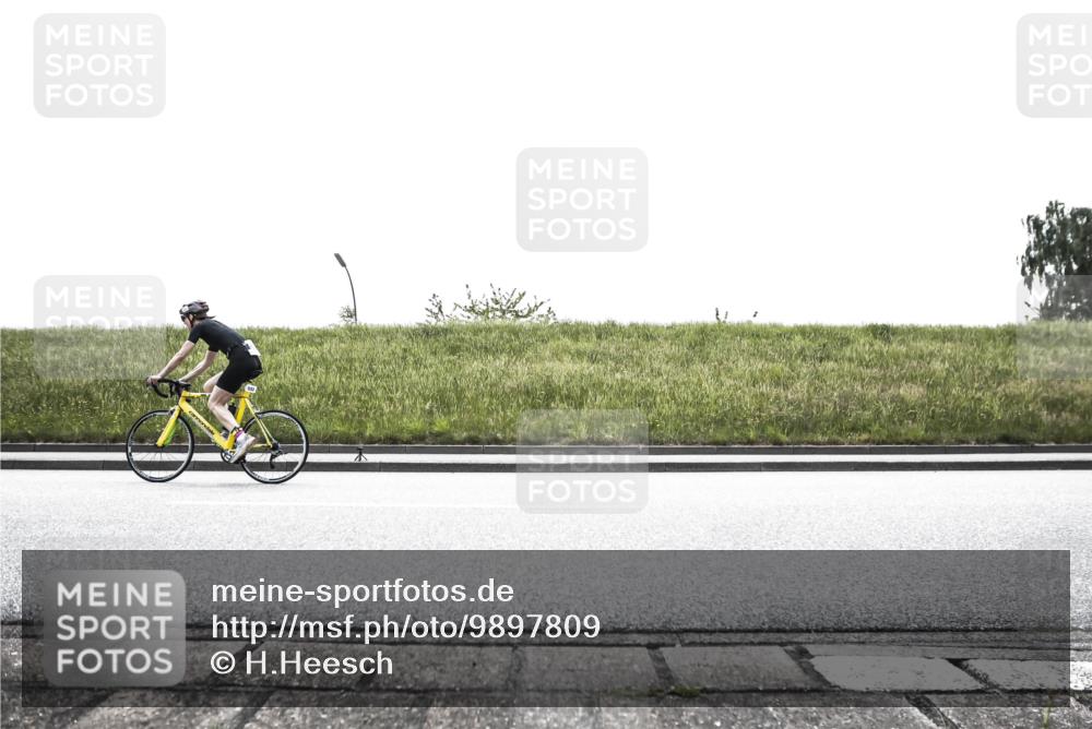 21.06.2026 - 29. Vierlanden-Triathlon H.Heesch http://msf.ph/oto/9897809 21.06.2026 10:59:33 Radfahren 239, 402, 481, 499, 553 meine-sportfotos.de