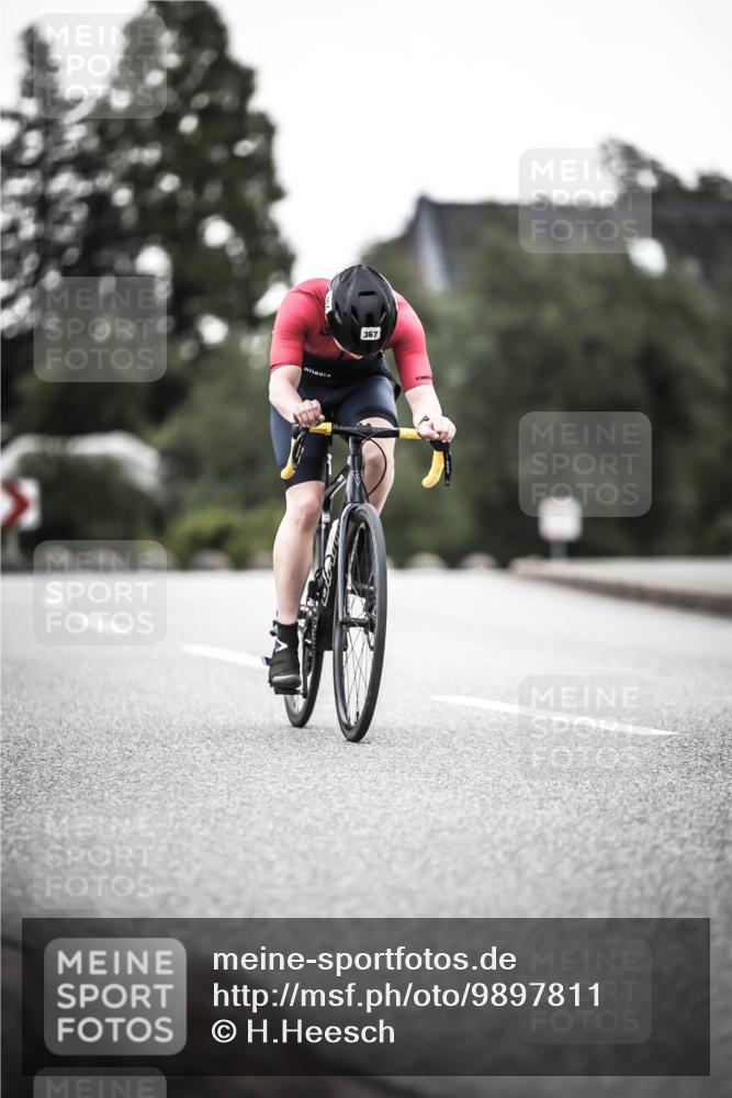 21.06.2026 - 29. Vierlanden-Triathlon H.Heesch http://msf.ph/oto/9897811 21.06.2026 10:02:41 Radfahren 56, 99, 179, 198, 245, 367 meine-sportfotos.de