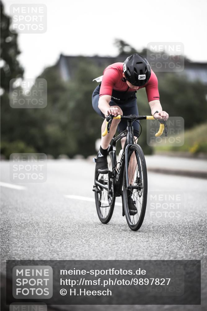 21.06.2026 - 29. Vierlanden-Triathlon H.Heesch http://msf.ph/oto/9897827 21.06.2026 10:02:42 Radfahren 56, 139, 179, 198, 245, 367 meine-sportfotos.de