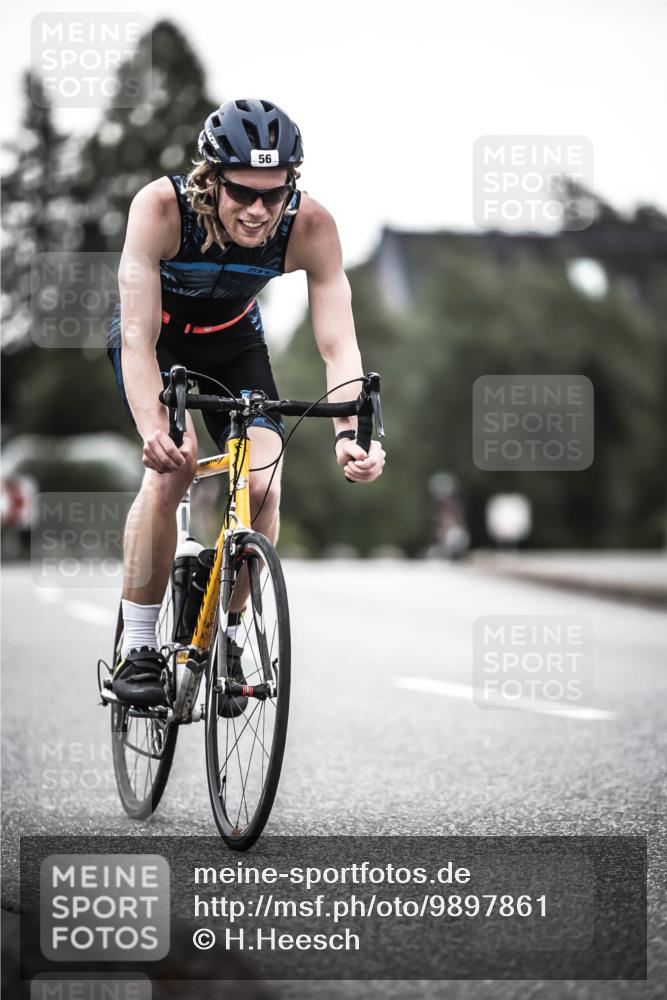21.06.2026 - 29. Vierlanden-Triathlon H.Heesch http://msf.ph/oto/9897861 21.06.2026 10:02:45 Radfahren 56, 139, 179, 245, 367 meine-sportfotos.de