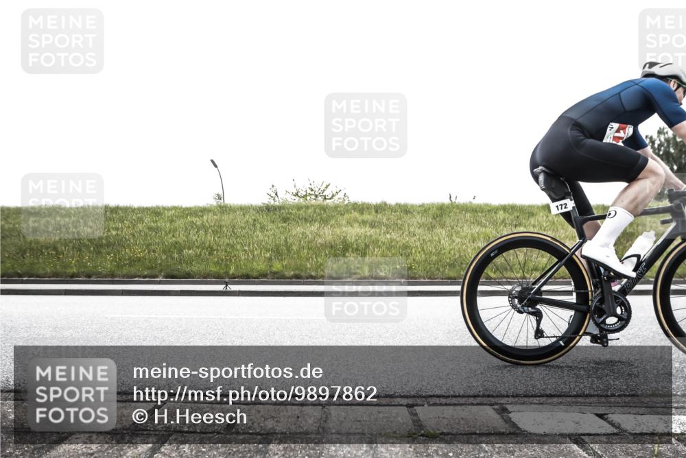 21.06.2026 - 29. Vierlanden-Triathlon H.Heesch http://msf.ph/oto/9897862 21.06.2026 11:00:24 Radfahren 120, 126, 172, 240, 639, 677 meine-sportfotos.de