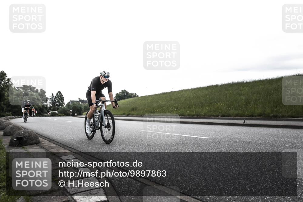 21.06.2026 - 29. Vierlanden-Triathlon H.Heesch http://msf.ph/oto/9897863 21.06.2026 09:26:24 Radfahren 55, 78, 106, 269 meine-sportfotos.de