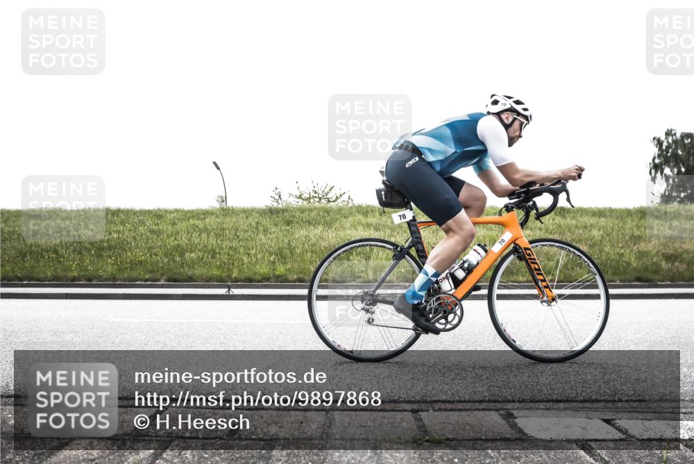 21.06.2026 - 29. Vierlanden-Triathlon H.Heesch http://msf.ph/oto/9897868 21.06.2026 11:00:32 Radfahren 70, 120, 240, 288 meine-sportfotos.de