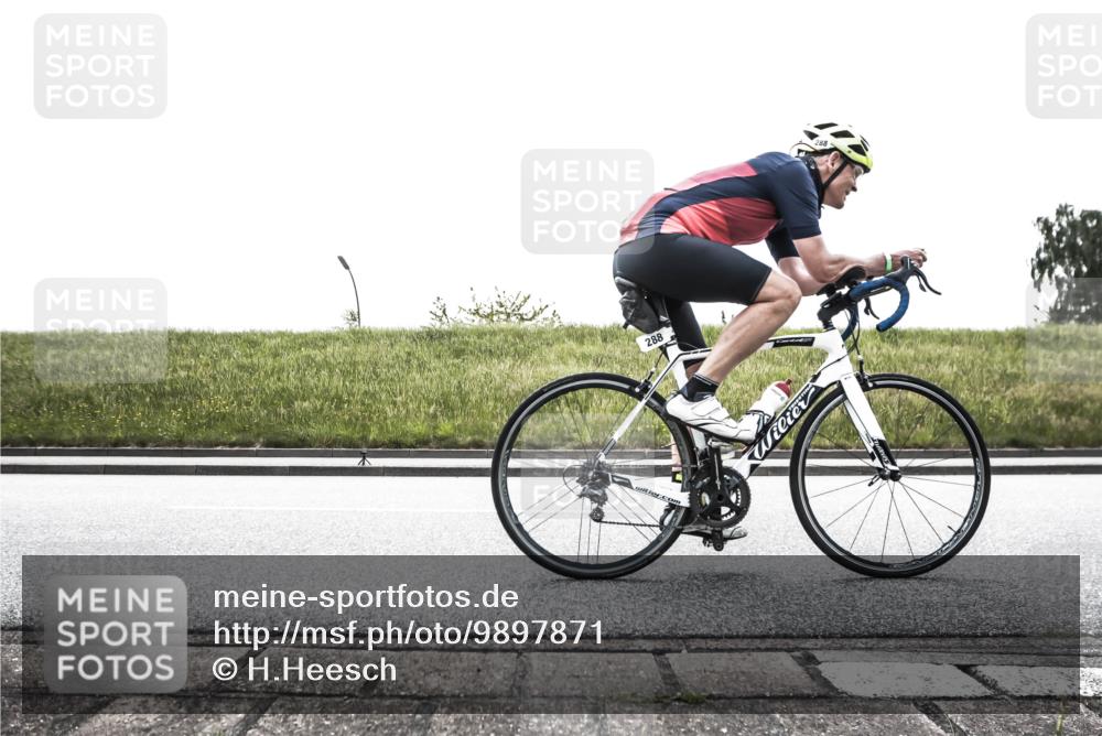 21.06.2026 - 29. Vierlanden-Triathlon H.Heesch http://msf.ph/oto/9897871 21.06.2026 11:00:34 Radfahren 70, 120, 205, 240, 288 meine-sportfotos.de