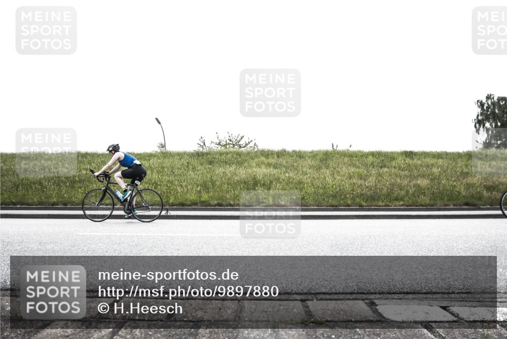 21.06.2026 - 29. Vierlanden-Triathlon H.Heesch http://msf.ph/oto/9897880 21.06.2026 11:00:47 Radfahren 89, 118, 515, 621 meine-sportfotos.de