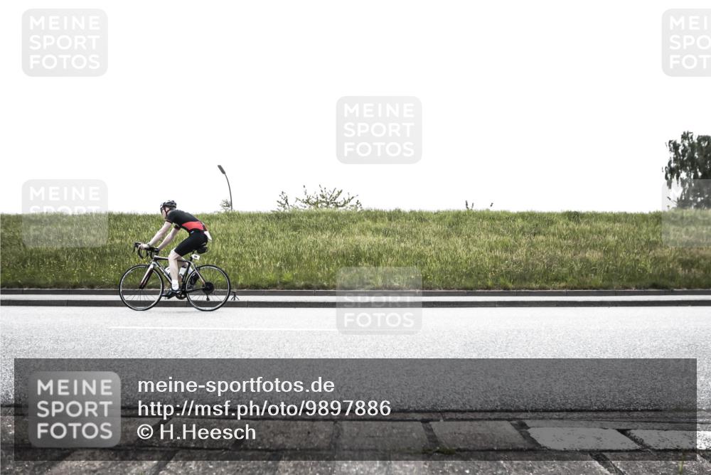 21.06.2026 - 29. Vierlanden-Triathlon H.Heesch http://msf.ph/oto/9897886 21.06.2026 11:00:55 Radfahren 89, 219 meine-sportfotos.de