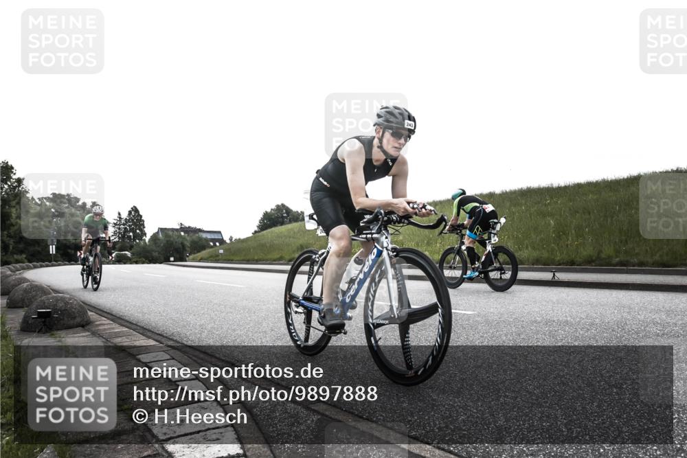 21.06.2026 - 29. Vierlanden-Triathlon H.Heesch http://msf.ph/oto/9897888 21.06.2026 09:27:44 Radfahren 135, 243, 259 meine-sportfotos.de