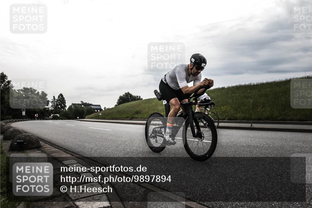 21.06.2026 - 29. Vierlanden-Triathlon H.Heesch http://msf.ph/oto/9897894 21.06.2026 09:28:08 Radfahren 112, 122 meine-sportfotos.de