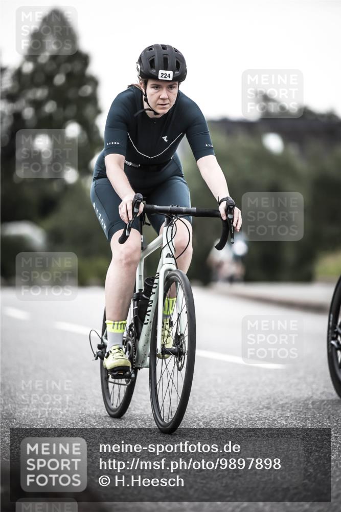 21.06.2026 - 29. Vierlanden-Triathlon H.Heesch http://msf.ph/oto/9897898 21.06.2026 10:02:54 Radfahren 91, 224, 232, 276, 294 meine-sportfotos.de
