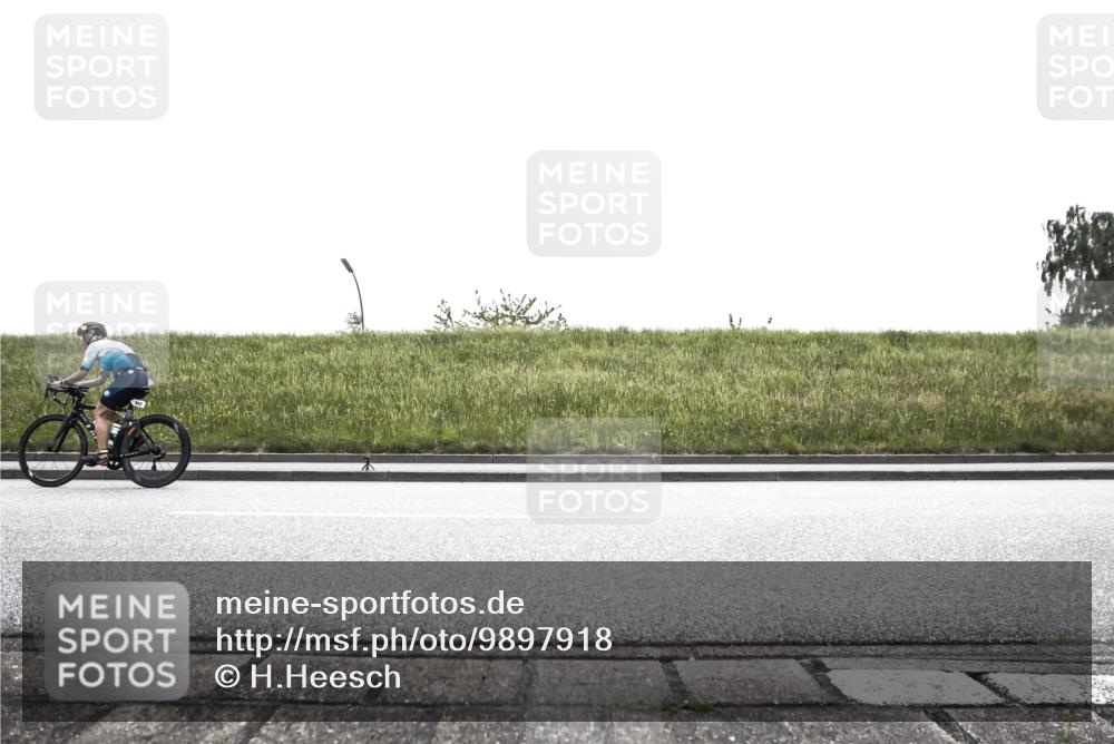 21.06.2026 - 29. Vierlanden-Triathlon H.Heesch http://msf.ph/oto/9897918 21.06.2026 11:01:32 Radfahren 502, 704, 706 meine-sportfotos.de