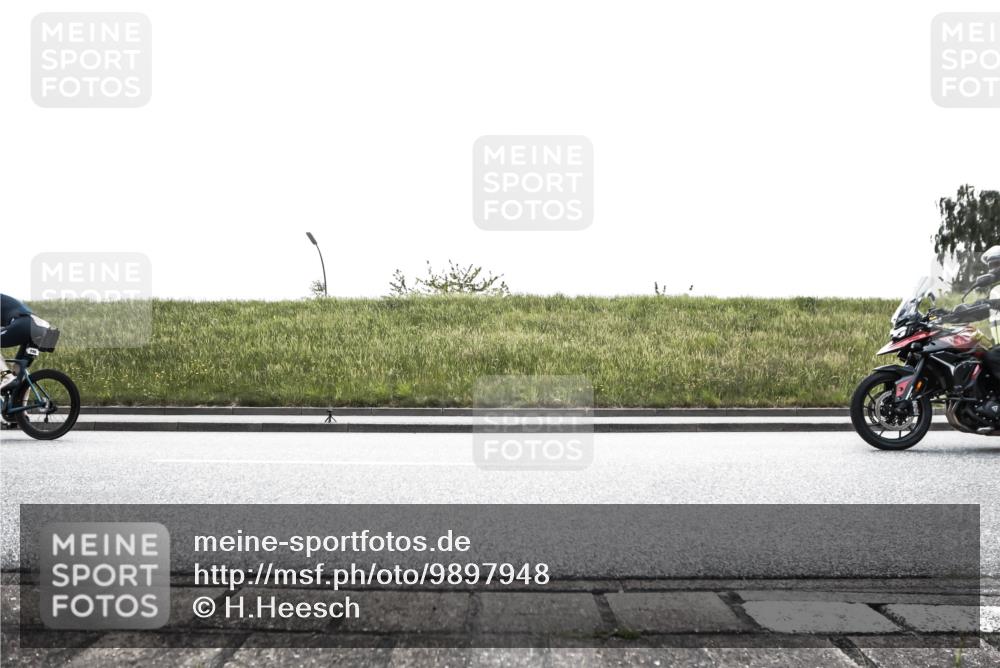 21.06.2026 - 29. Vierlanden-Triathlon H.Heesch http://msf.ph/oto/9897948 21.06.2026 11:02:00 Radfahren 18, 155, 200, 253, 287, 299, 565, 566 meine-sportfotos.de