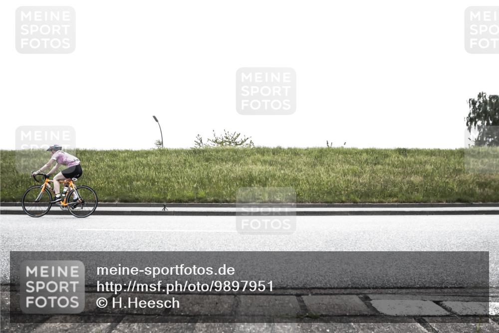 21.06.2026 - 29. Vierlanden-Triathlon H.Heesch http://msf.ph/oto/9897951 21.06.2026 11:02:03 Radfahren 190, 200, 253, 287, 299, 565, 566 meine-sportfotos.de