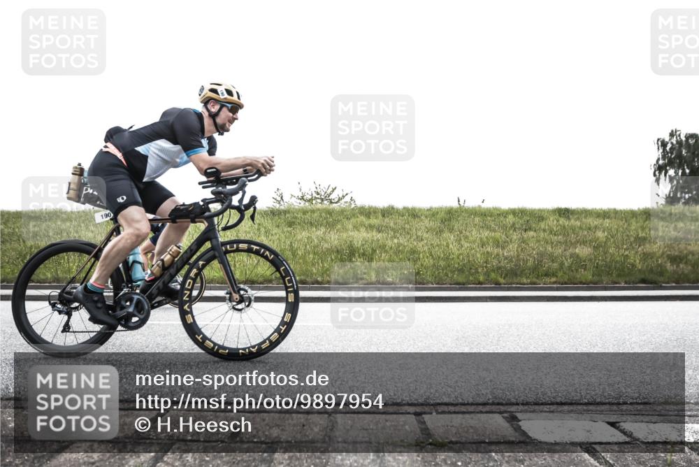21.06.2026 - 29. Vierlanden-Triathlon H.Heesch http://msf.ph/oto/9897954 21.06.2026 11:02:07 Radfahren 190, 253, 287, 299, 565 meine-sportfotos.de